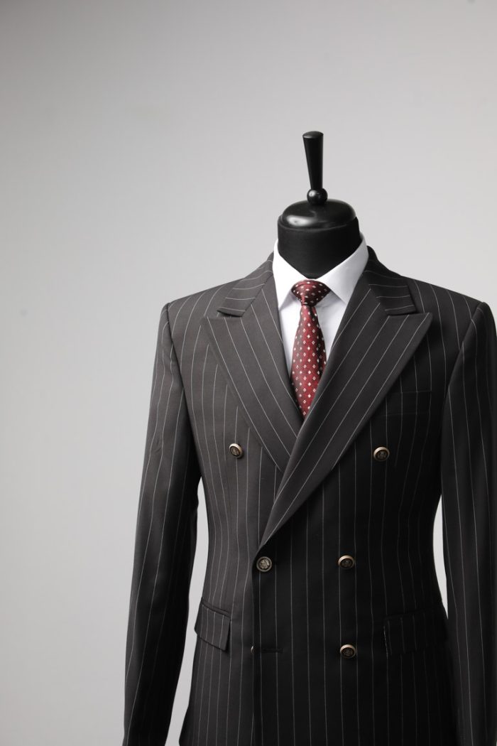 Costum Negru în Dungi la Două Rânduri – Țesătură Subțire - imagine 6