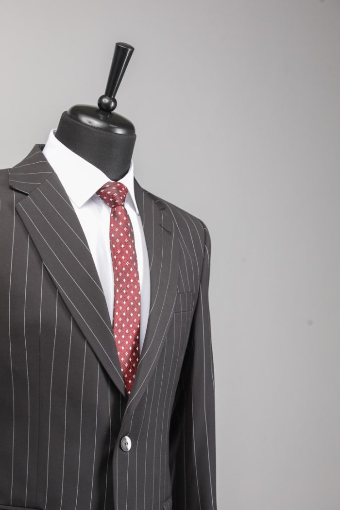 Costum Negru în Dungi din lână Țesătură Subțire - imagine 5