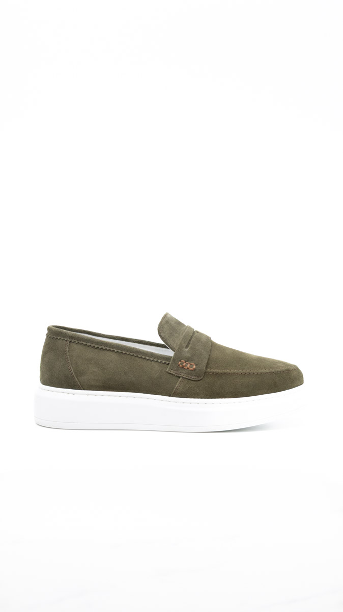 costume barbati sibiu costume de mire costume de ceremonie camasi sibiu camasi de mire camasi elegante-28 Loafers Rosinni Pistachio Suede – Mocasini din Piele Întoarsă Verde Olive cu Talpă Hybrid - imagine 1